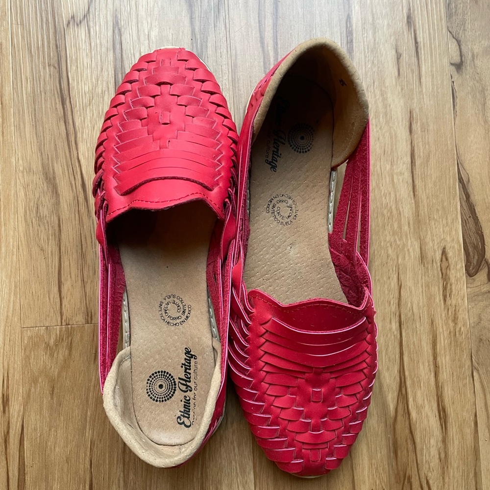 Red Ethnic Heritage Huaraches size 8